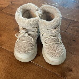 H&M Toddler Boots Size 6